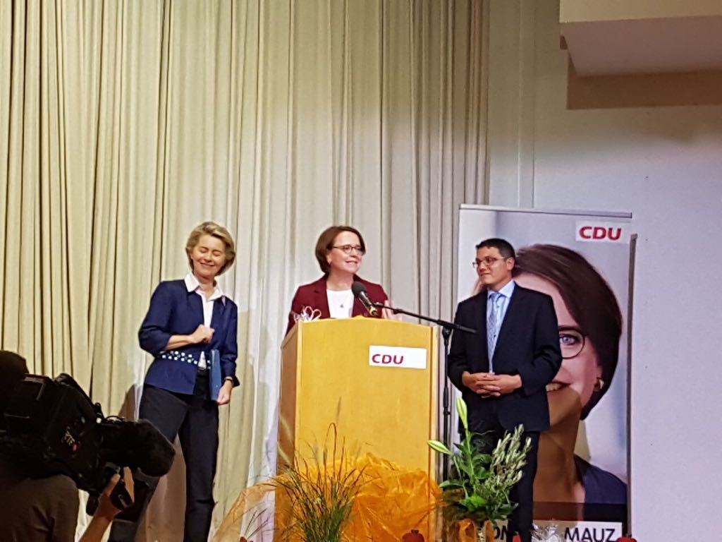 Die Bundesverteidigungsministerin Dr. Ursula von der Leyen mit unserer Bundestagskandidatin Annette Widmann-Mauz und dem Stadtverbandsvorsitzenden Dirk Abel